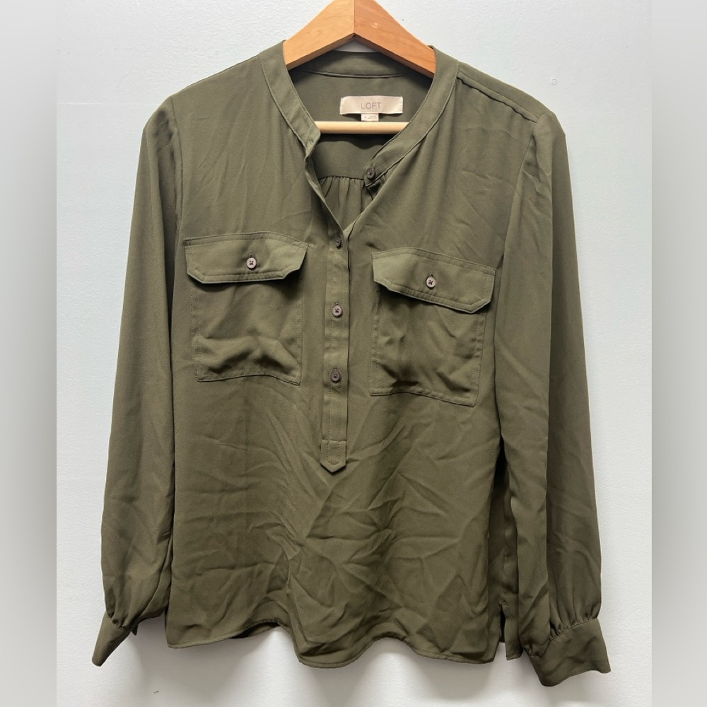 EUC Olive green LOFT button down blouse